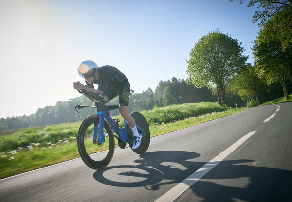 Fe226 AeroForce Triathlon Suit is our best and fastest high quality triathlon and time trial suit. Aero dynamic wind tunnel test winner, as fast as a swim skin, Coldblack. Perfect Suit for Ironman Triathlon, Ironman 70.3 triathlon