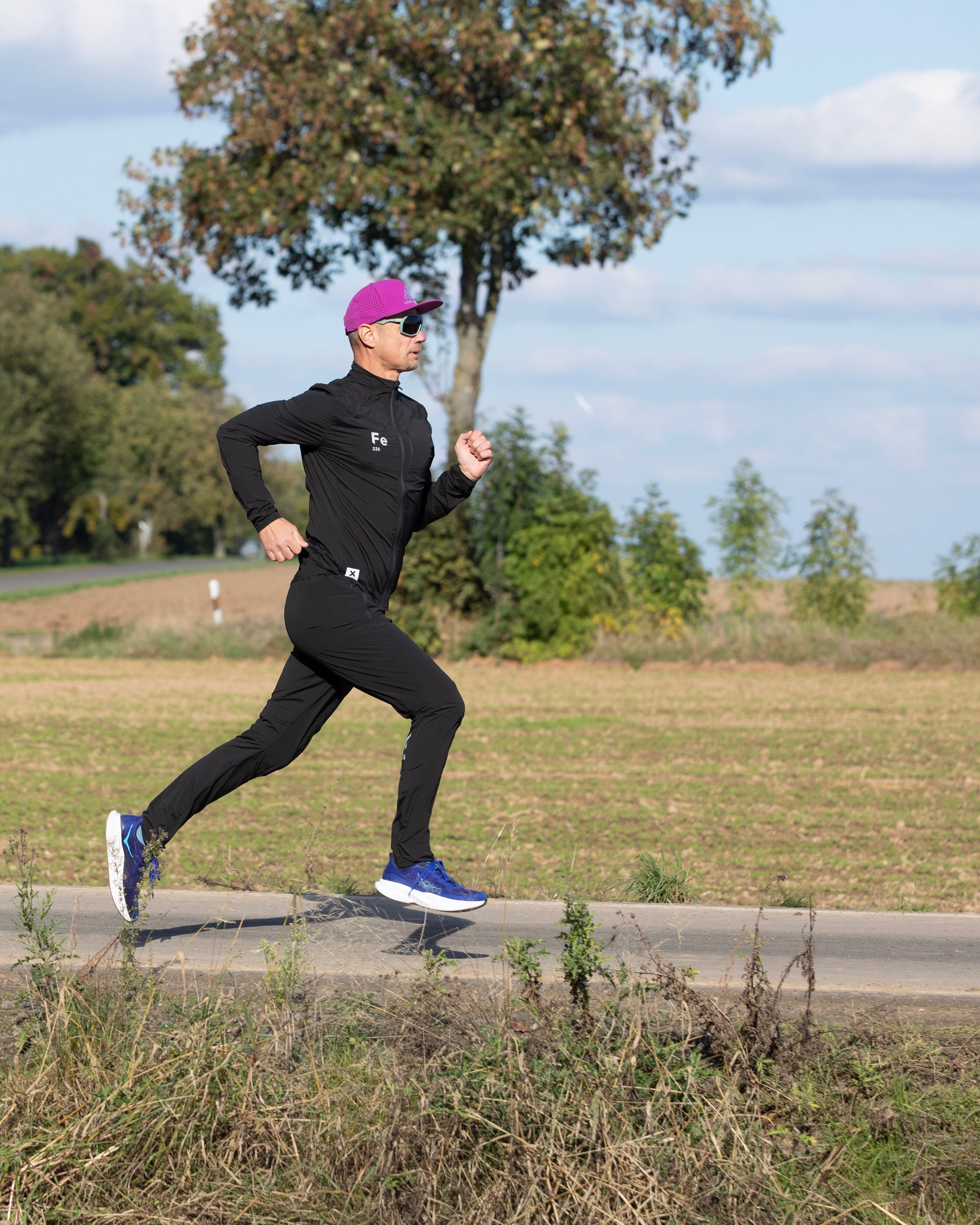 Fe226 offers Running Shirts, Running Shorts, Running Tights, The Ekstra Mile Training Tools to become a better Runner, Running Socks for training and racing from 5k, 10k run to half marathon, marathon and even ultra running and triathlon