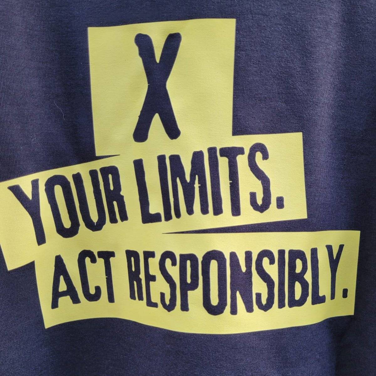 Statement Sweatshirt X Your Limits, Size S & XL