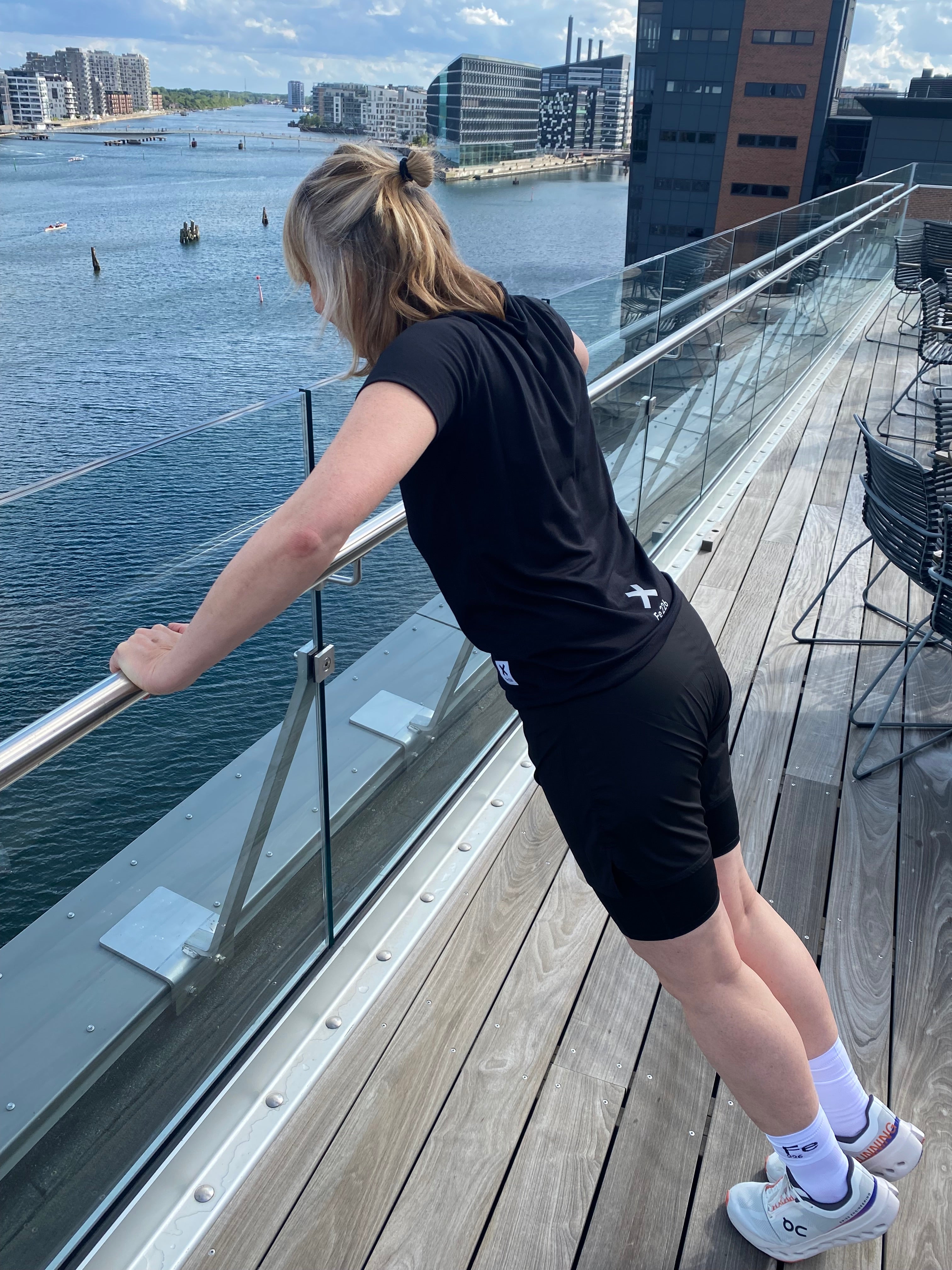 Women Running Shirt, Carbon Black