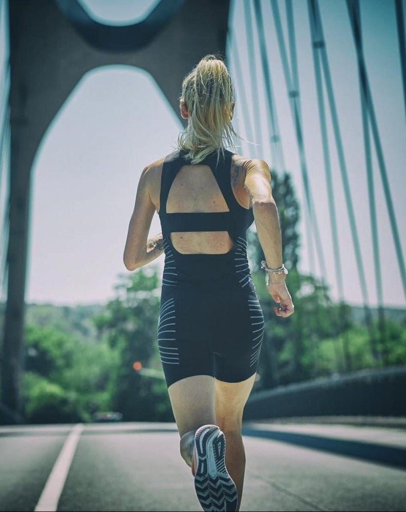 Der ärmellose Triathlon-Einteiler für Frauen