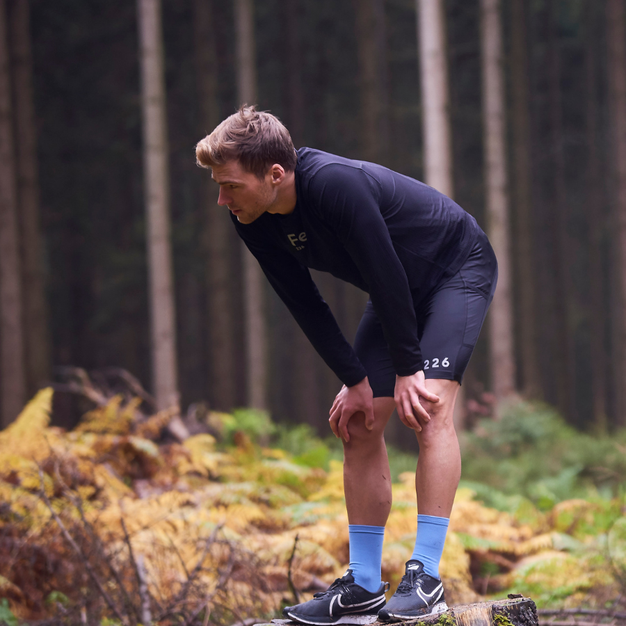 THE Fe226 Short Running Tight: Super-soft fabric with two side pockets for smartphone, gel or keys. The light-compressive fabric provides muscle support. The soft brushed inner side keeps you warm and run more comfortable. Reflective prints keep you visible in the dark. Our best high quality favorite running tight