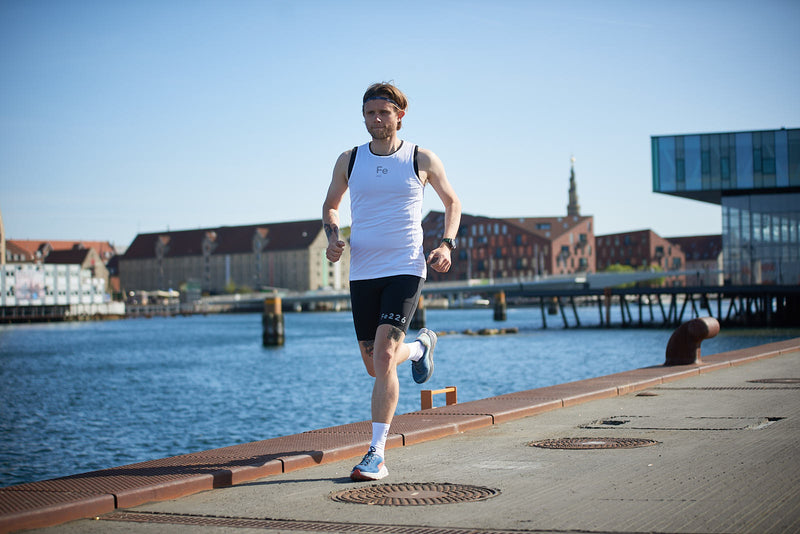 "Enhance your running performance with the Fe226 Muscle Activator Running Short Tight. Designed to support and activate your muscles, this running short tight empowers you to run better and faster, helping you become a stronger runner with every stride. Elevate your training with Fe226."