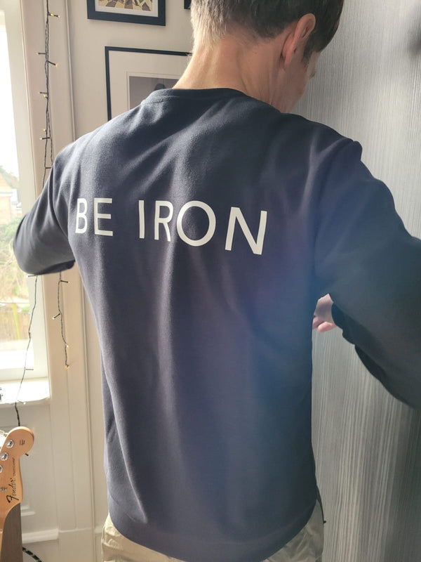 The limited Edition of the Fe226 BE IRON Crewneck Seatshirt is there! Show your love for triathlon in a subtle way. 