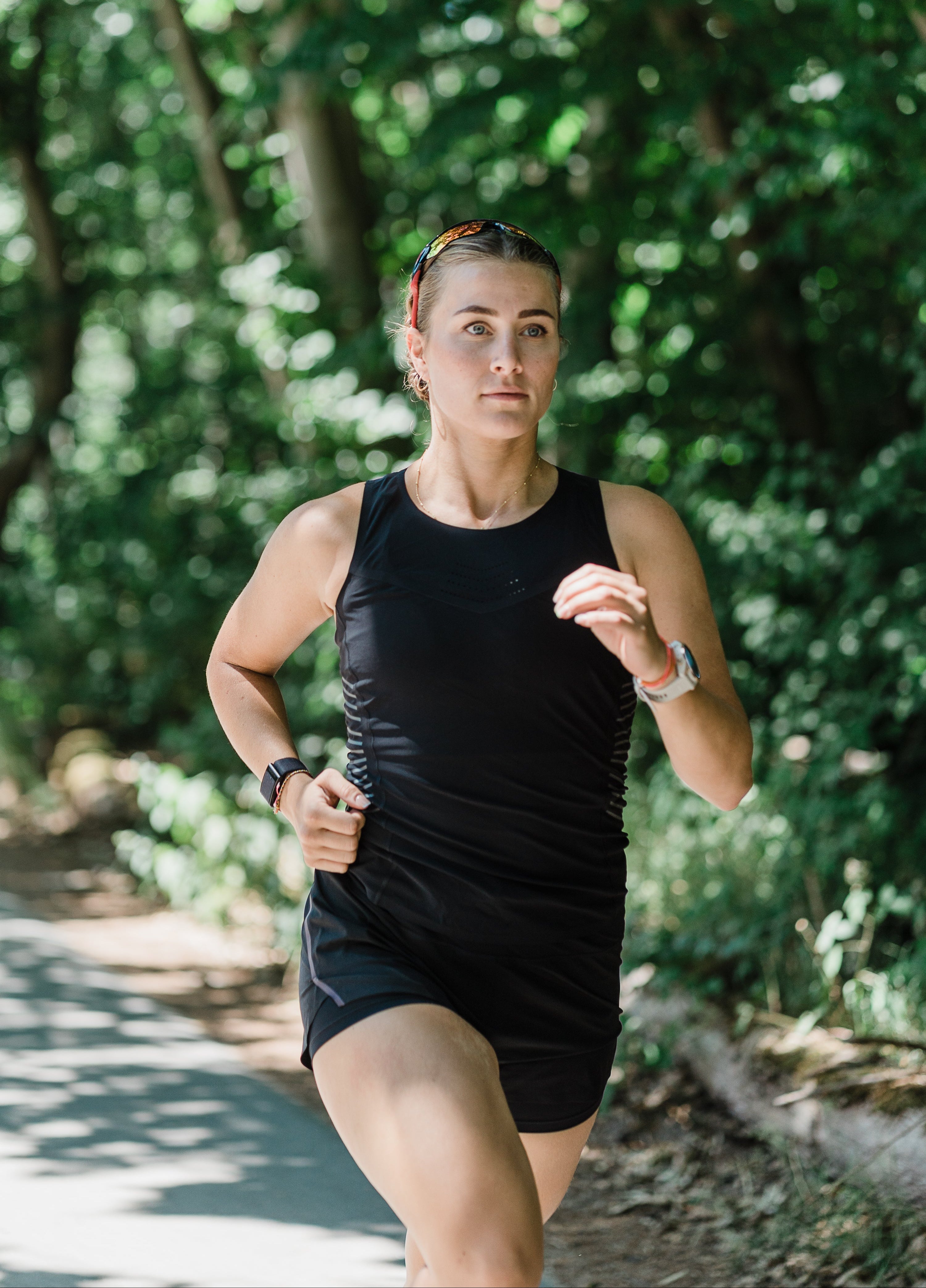Fe226 offers women specific running and triathlon products like wmn AeroForce Triathlon suits, Women's running singlet, Women's running short, women#s triathlon suits with high quality and noble design to make you look good, feel good and be fast
