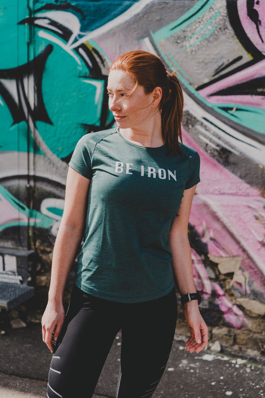 Fe226 offers performance sportswear for running, cycling and triathlon with a sustainable approach. Perfect for running, cycling, triathlon training with running shirt, running shorts, running tights, cycling bib, cycling jersey, AeroForce triathlon suit