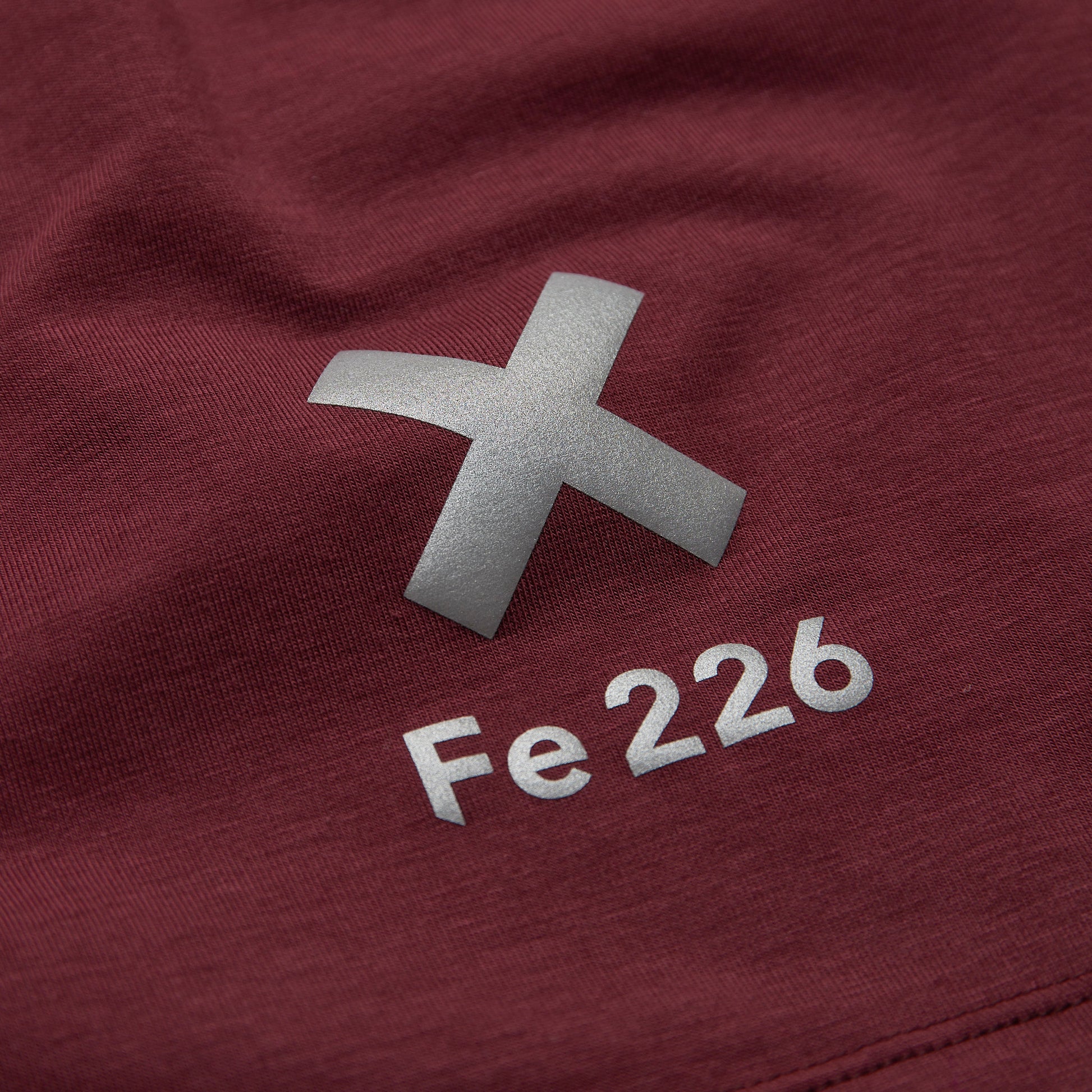 The Fe226 Women's Running Shirt with long sleeves. Made in Europe, high quality, specific women's cut and fit.