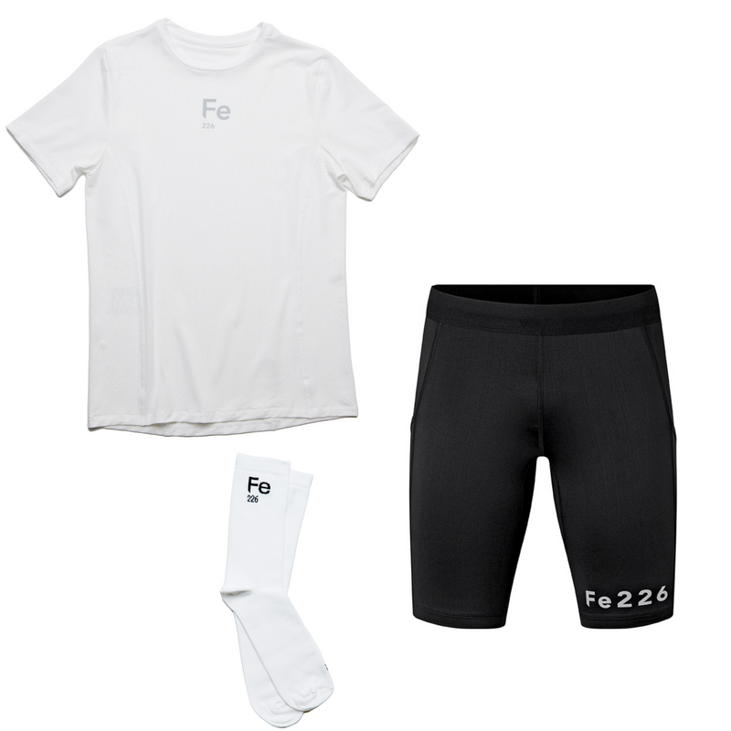 The Fe226 Basic Short Sleeved Running Bundle offers a combination of advanced technology and odor-free comfort. This set includes a shirt, running tights, and socks, providing a complete Fe226 running outfit. 