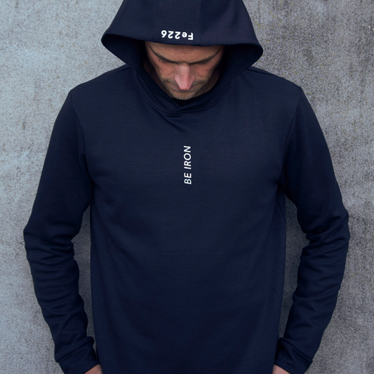 The Fe226 BE IRON Hoodie is responsibly produced in Europe to make you look good. And fit - no baggy parts here, it is rather snug fit. The high quality Poly-cotton fabric feels super soft and is one of the most advanced from fashion industry and always stays in shape. You don't have to worry about this, it will always look good on you, keeps its shape and form even after years of use.