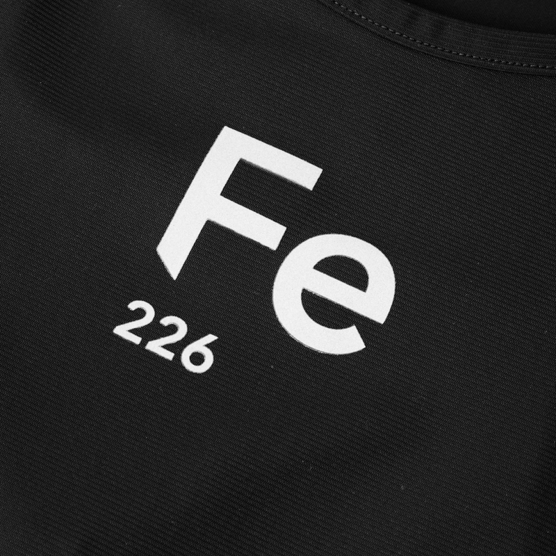 "Enhance your running performance with the Fe226 Perfect Posture Running Top. Designed to support your core and shoulders, it improves breathing, reduces shoulder tension, and minimizes side drop and swing. Experience improved power transmission from your core to hip flexors, helping you run faster and better. Elevate your runs with Fe226."