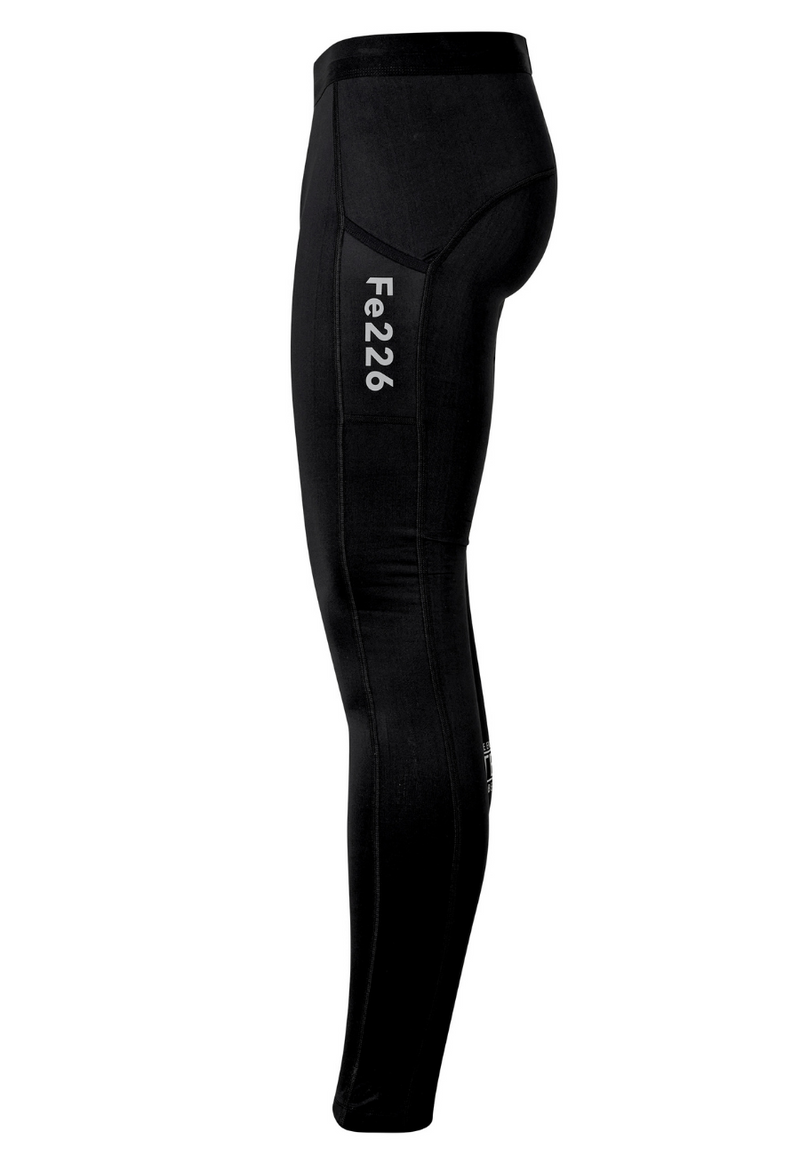 The Fe226 Long Running Tight is made in europe in high quality. For autumn, winter and spring runs and a high temperature range. Thin high tech fabric will keep you warm and dry without restraining your movement. Side pockets for your smart phone, keys etc. Perfect long tight for training. Odour free and anti-bacterial