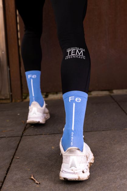 Fe226 Cycling & Running Socks ultra marine blue. Odour-crunching endurance sport performance sock for running and cycling that eliminates smell. Light compression stabilizes your foot without leaving marks on your leg. Match with Fe226 running shirts, Fe226 running singlets and Fe226 bike jersey.