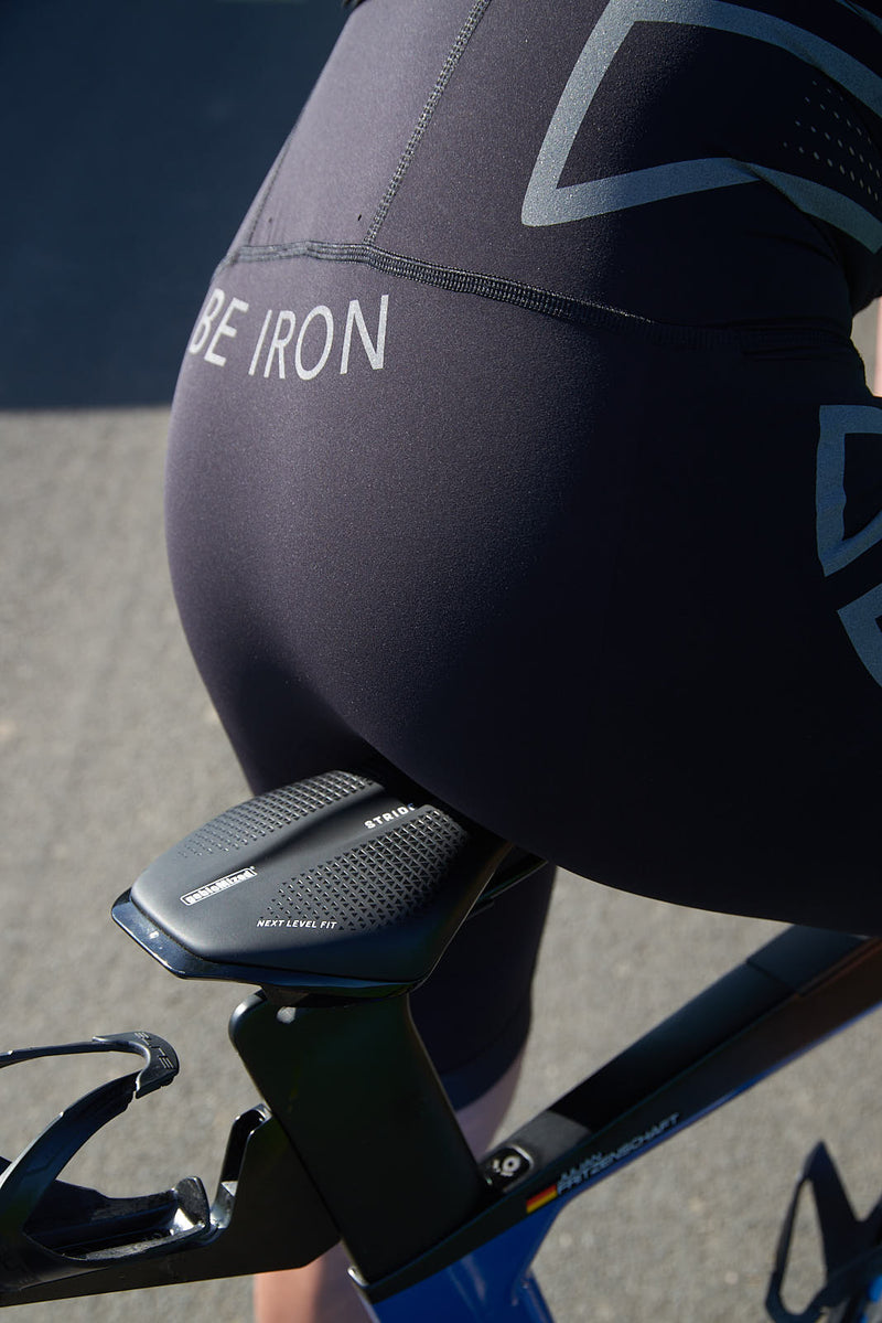 Fe226 AeroForce Triathlon Suit is perfected to be the best and fastest tri suit. Chamois Pad fits your triathlon saddle perfectly. Super comfortable and fast