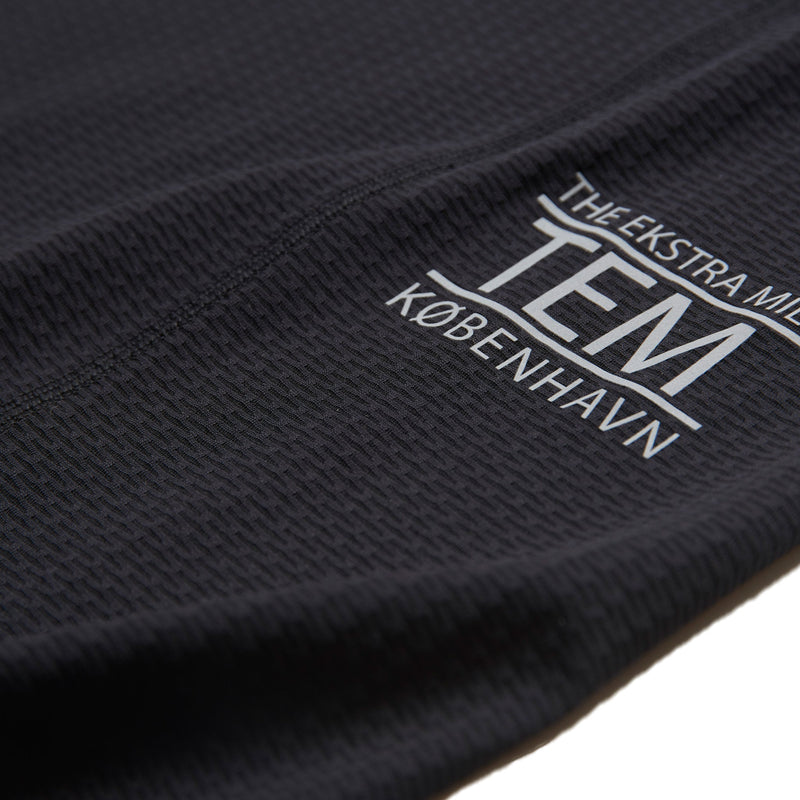 The special structure of the Fe226 baselayer with short sleeves will keep warm, dry and super comfy while running or cycling in winter, spring and autumn. Won't smell as it is odorfree and anti bacterial